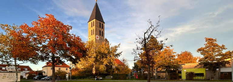 Auferstehungskirche im Sonnenuntergang