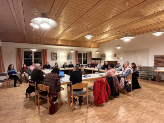 Die beiden Kirchenvorstände im Gemeindesaal Memmelsdorf-Lichteneiche